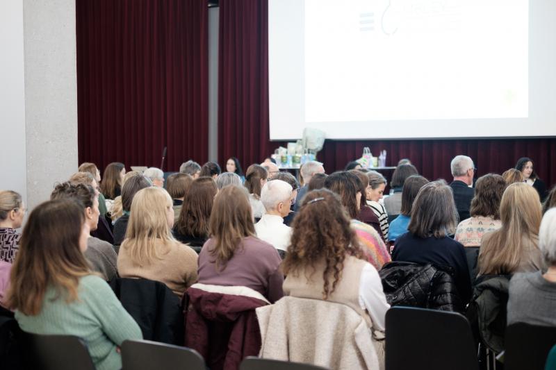 Saal.jpg